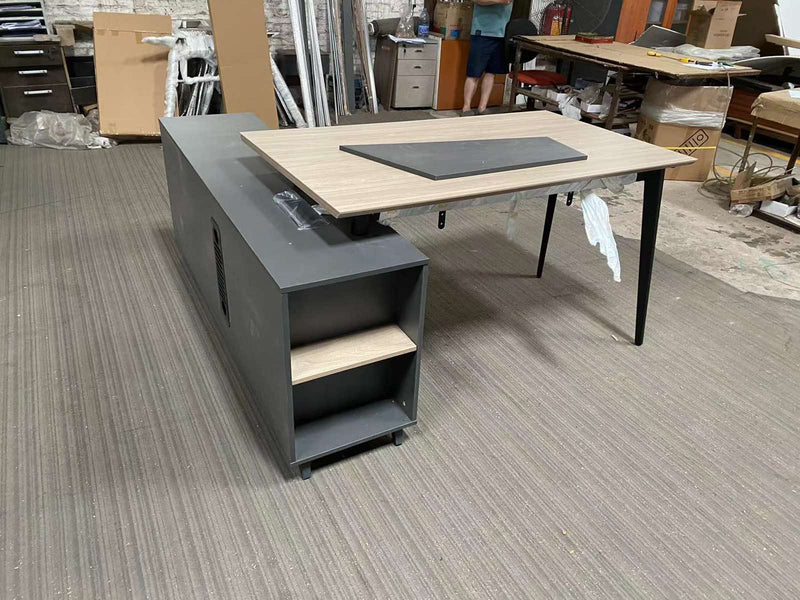 G Series Executive Table